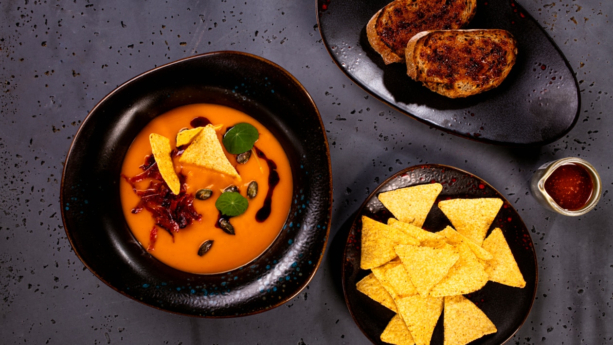 Krem z dyni z chorizo